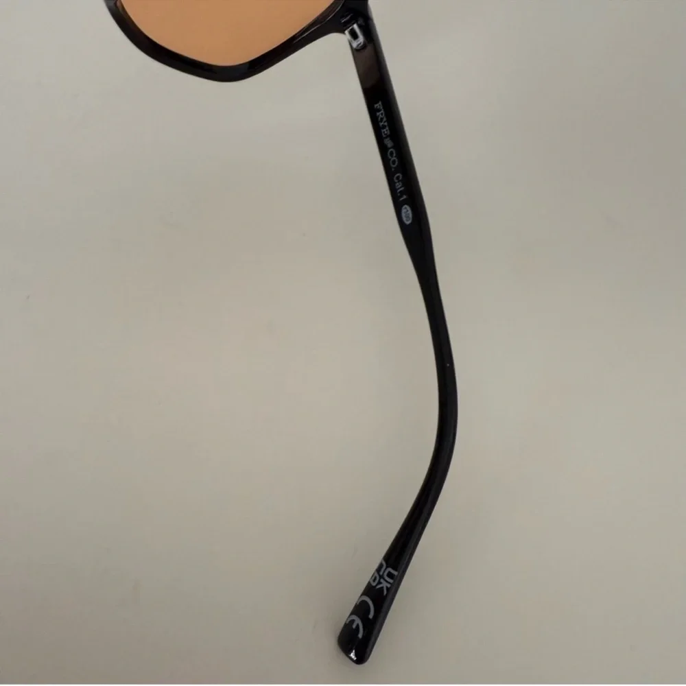 NEW Frye and Co Retro Navigator Aviator Sunglasses